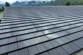 How to Clean Solar Roof Tiles on your roof？